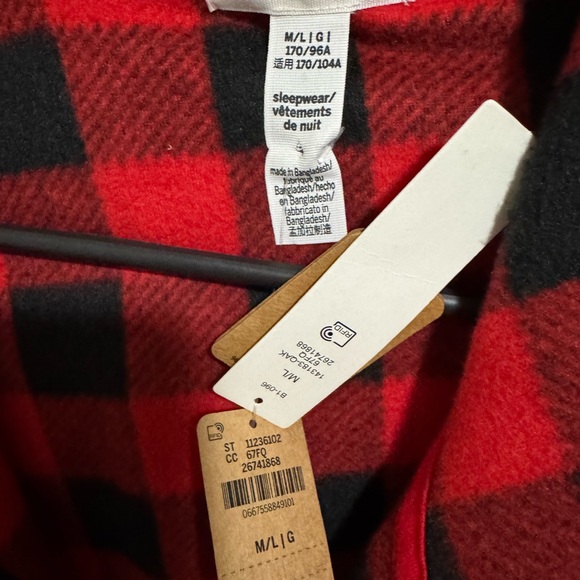 NWT VS Pink Buffalo plaid bathrobe
Red and Black size m/l - Picture 2 of 4